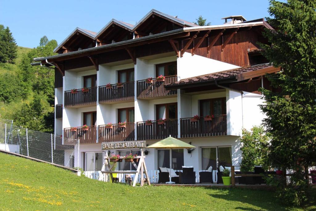 Hotel Le Christania Bellevaux Εξωτερικό φωτογραφία